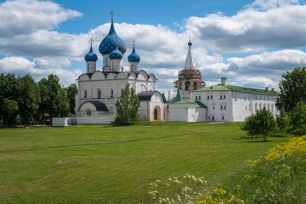 ロシア、スズダリ クレムリン ウラジミール地方の最も神聖な生母生誕大聖堂