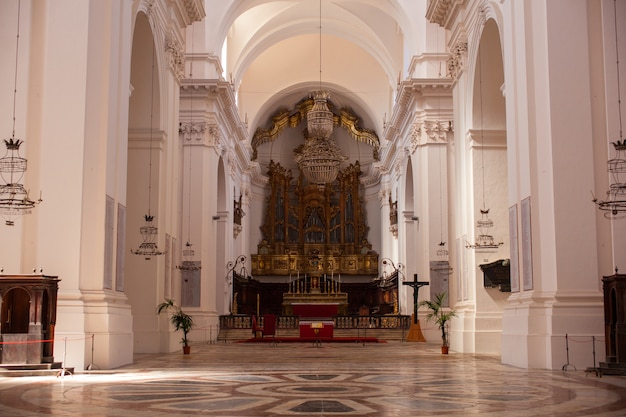 산 니콜로 라 레나 성당, 카타니아