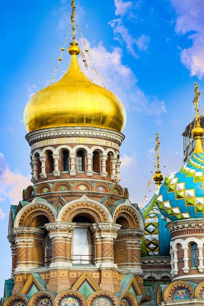 Foto cattedrale del salvatore sul sangue versato. avvicinamento. san pietroburgo. russia.