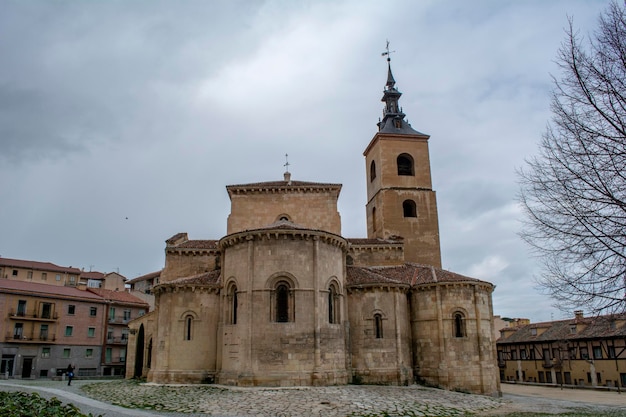 스페인 마을 세고비아에 있는 산 밀란의 가톨릭 교회