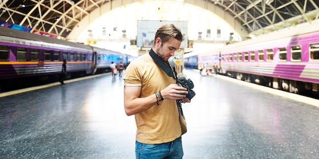 Кавказский фотограф на вокзале