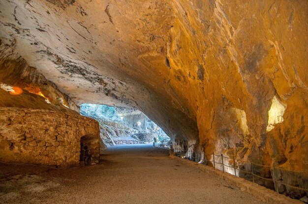Zugarramurdi의 동굴