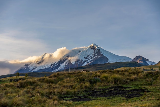 Foto cayambe vulcn con el mayor gletsjer in ecuador cordillera de los andes