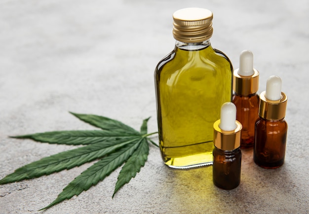 Cbd olio tintura di canapa prodotto cosmetico di cannabis per la cura della pelle