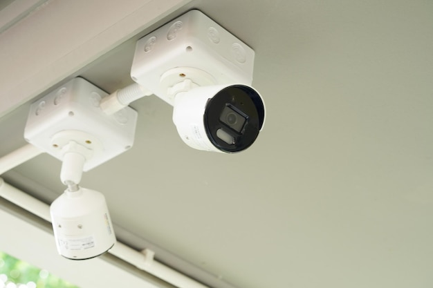 CCTV-beveiligingscamerasysteem buiten in privéhuis of dorp Gesloten televisiesysteem