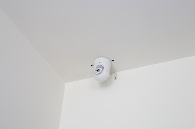 사진 방에 cctv 카메라.