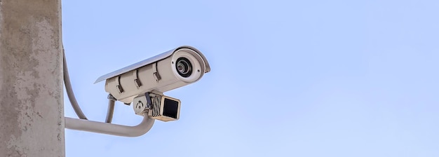 건물 안전 보호 개념 외부에 설치된 CCTV 카메라
