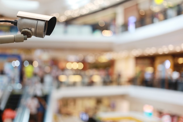 보안 시스템을 위한 쇼핑몰 장비의 CCTV 도구와 디자인을 위한 복사 공간이 있습니다.