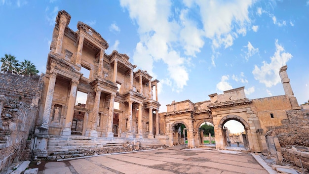 Foto biblioteca di celso sito archeologico di efeso nella provincia di smirne in turchia