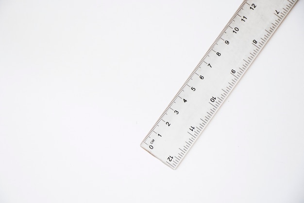 Centimetro su sfondo bianco, milometri e pollici, dimensioni