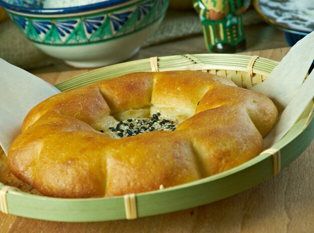 Foto cucina dell'asia centrale - pane etnico uzbeko