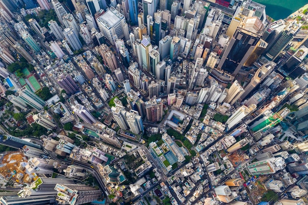 Central, Hong Kong 29 april 2019: Drone vliegt over Hong Kong city