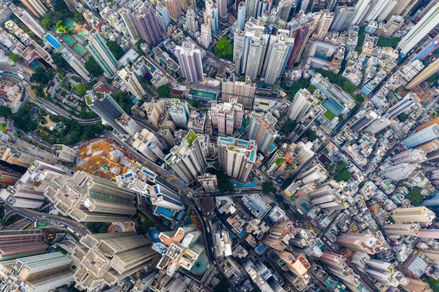 2019 年 4 月 30 日、香港、セントラル: 香港市上空を飛ぶドローン