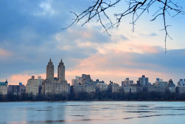 Central Park Skyline over meer, New York City