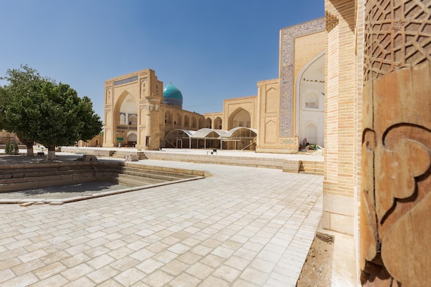 Photo central square of chor bakr memorial nekropolis complex of ancient buildings bukhara uzbekistan