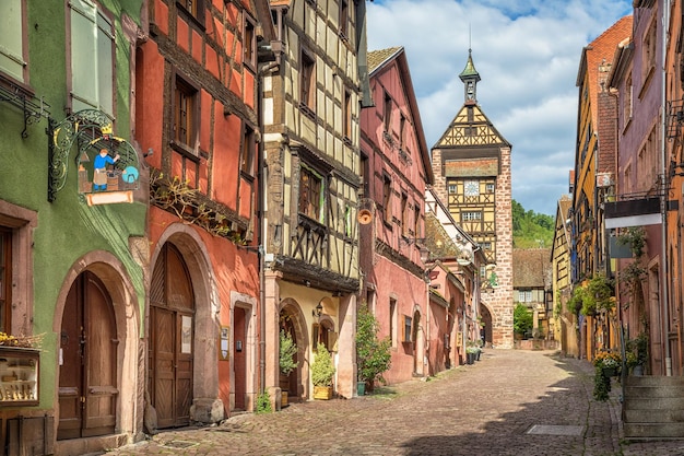 Centrale straat van Riquewihr dorp Elzas