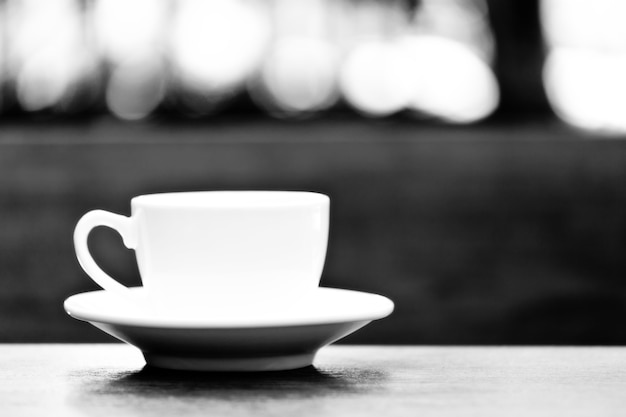 Foto tazza da caffè in ceramica in bianco e nero