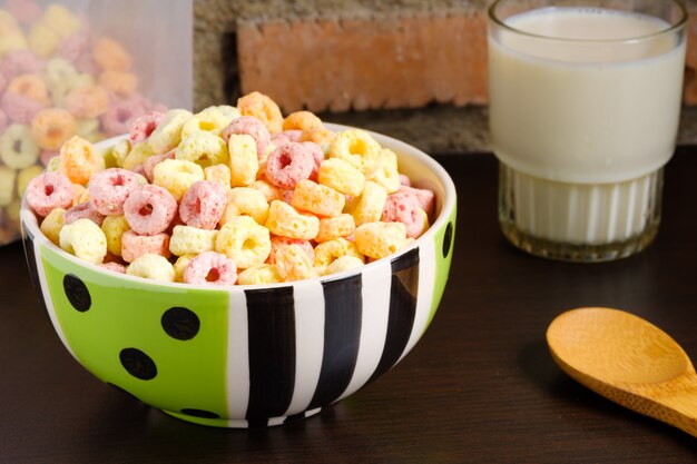 Cereal flakes in bowl on table