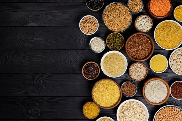 Cereals, grains, seeds and groats in bowls