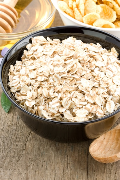 Fiocchi d'avena di cereali e cibo sano