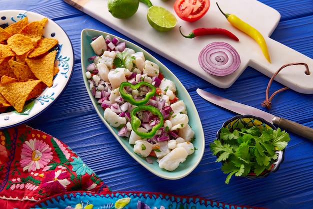 Ceviche ricetta in stile messicano con nachos