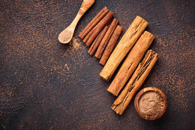 Ceylon cinnamon and cassia, sticks and powder