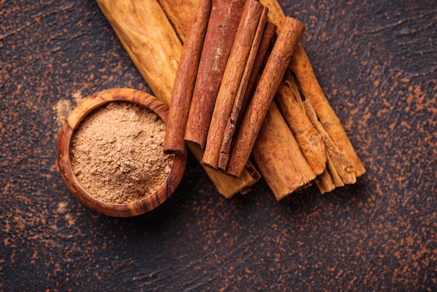 Ceylon cinnamon and cassia, sticks and powder