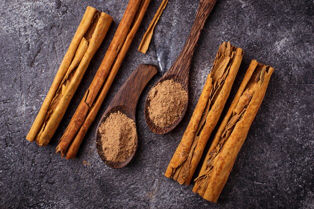 Ceylon cinnamon sticks and powder. Selective focus