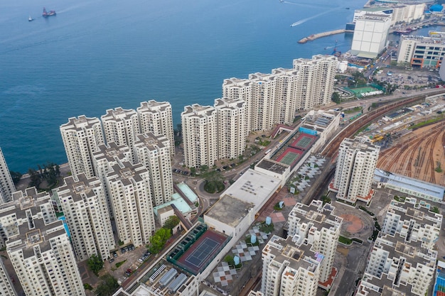 Chai Wan, Hong Kong 02 mei 2019: Drone vliegt over de woonwijk van Hong Kong