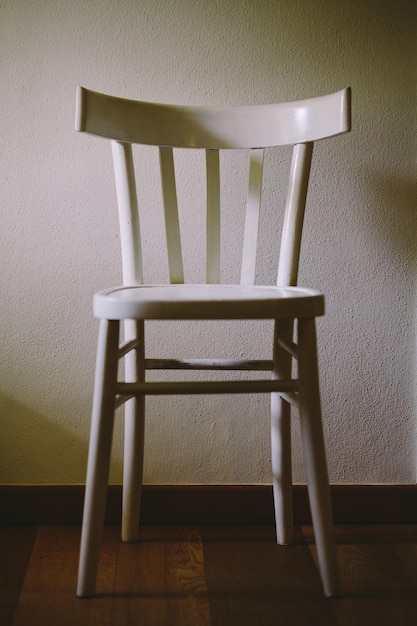 写真 家の椅子とテーブル