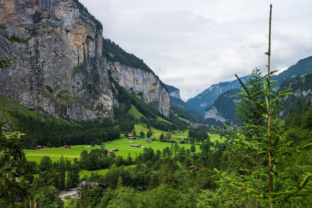 Foto chalet in de lauterbrunnen-vallei, district interlaken van het kanton bern in zwitserland.