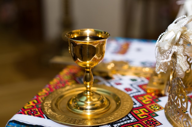 教会での聖体拝領のためのワインの杯