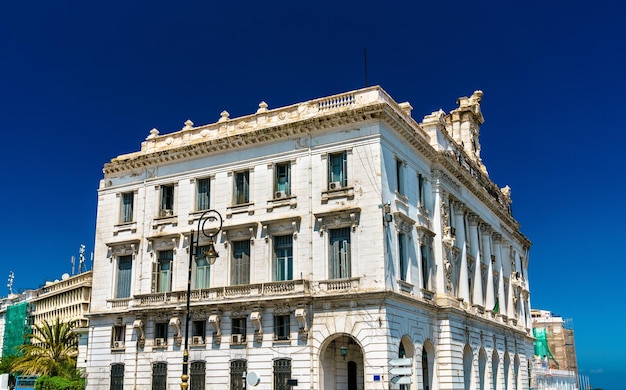 Photo the chamber of commerce, a historic building in algiers, the capital of algeria