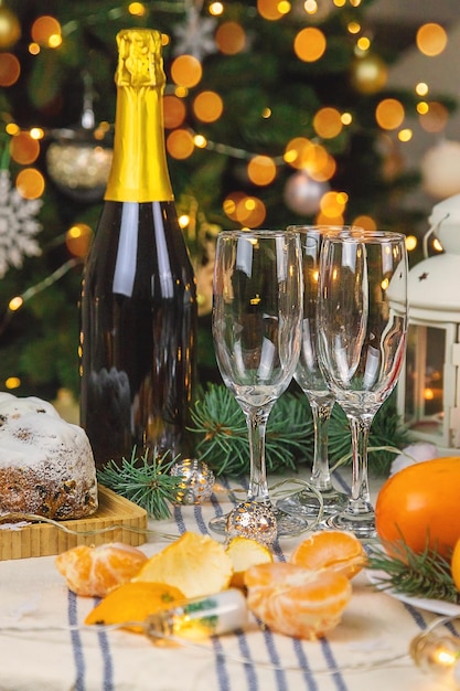 Champagne op de kersttafel Selectieve aandacht