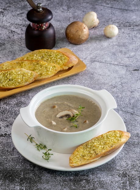 Champignon Mushroom Soup with Garlic Bread