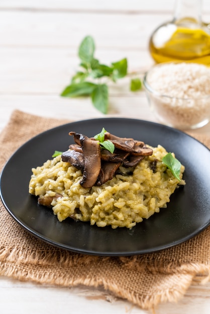 Champignonrisotto met Pesto en Kaas