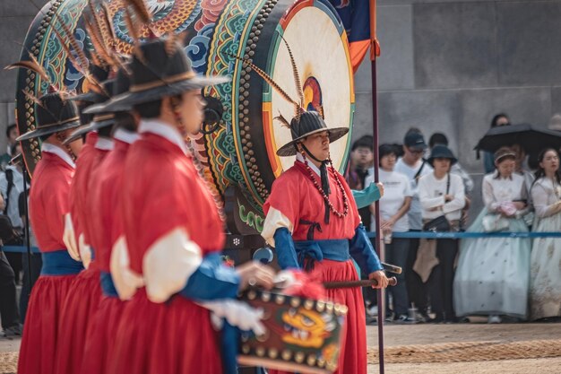 Photo changing of the guard ceremony in gyeongbokgung palace seoul south korea