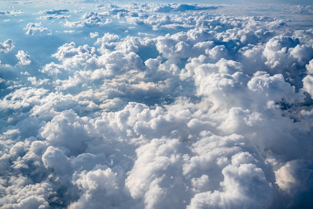 Photo chaotic storm cloudscape from above