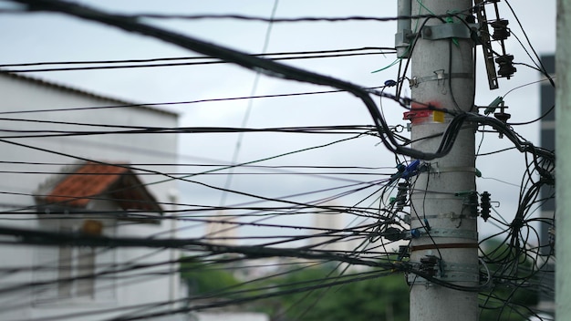Chaotische elektriciteitsdraden uit derdewereldland