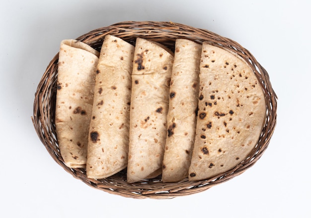 Photo chapati / tava roti/ roti also known as indian bread or fulka/phulka.