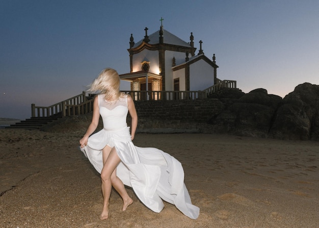 Photo chapel by the ocean