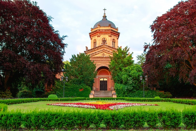 Photo chapel of south cemetery in magdeburg