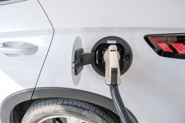 新エネルギー電気自動車の充電