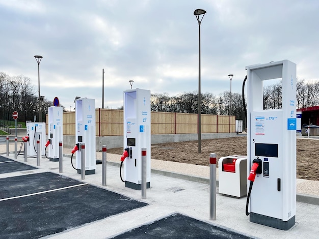 Charging station for charging the battery of modern electric vehicles