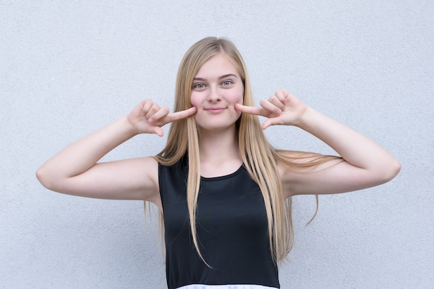 Photo charming lady feeling happy