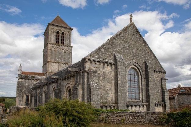Chauvigny SaintPierre kerk stenen gebouw middeleeuws in het westen van Frankrijk