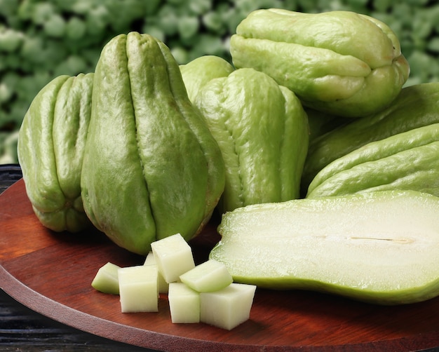 chayote (Sechium edule)는 남미에서 자생하는 채소입니다. 신선한 Vegelable.