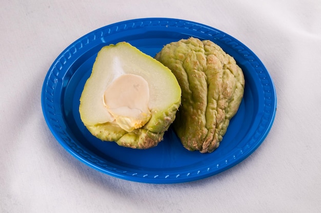Photo chayote (sechium edule) is a vegetable native of south america