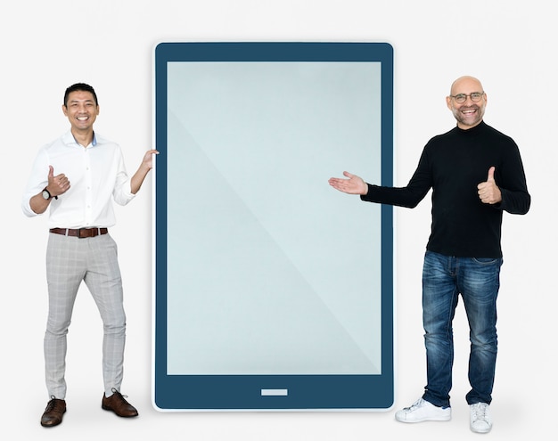 Photo cheerful men showing a tablet screen