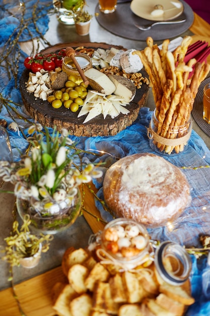 Foto prelibatezze al formaggio erborinato per il brunch al formaggio